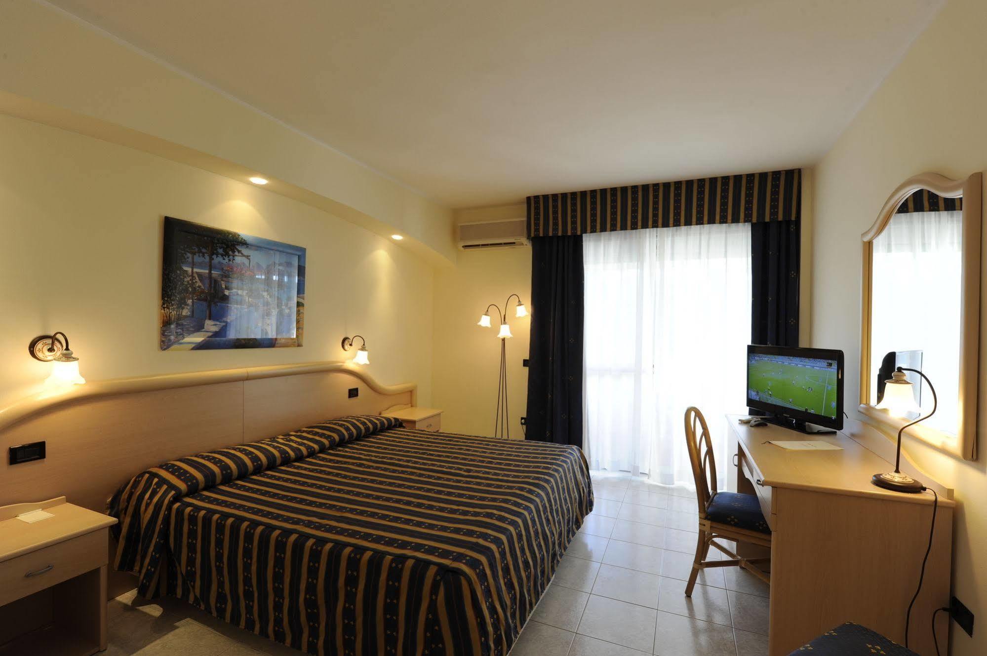 Pugnochiuso Resort - Hotel Del Faro المظهر الخارجي الصورة