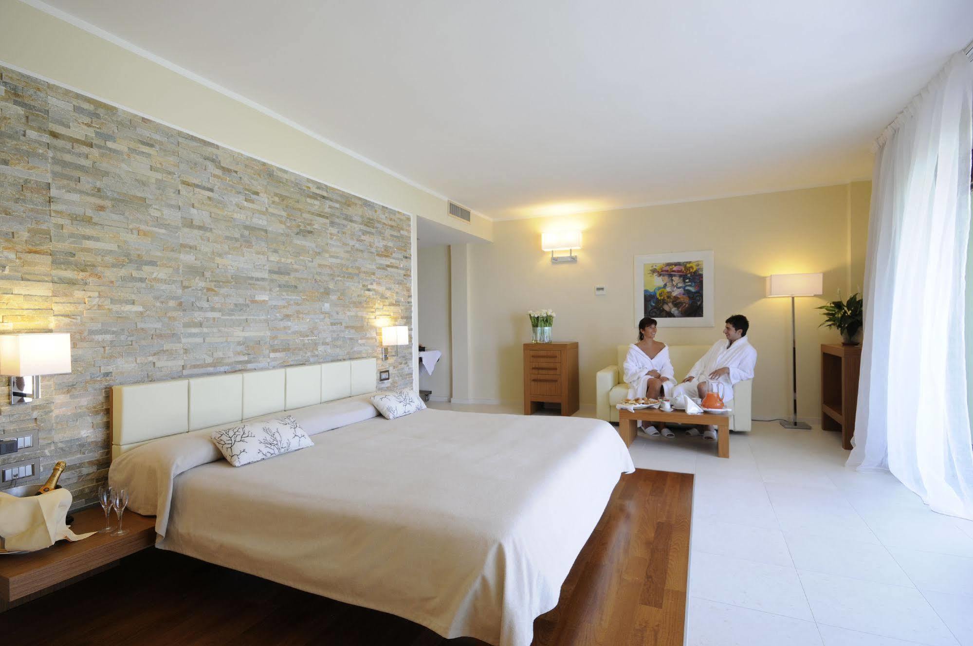 Pugnochiuso Resort - Hotel Del Faro المظهر الخارجي الصورة